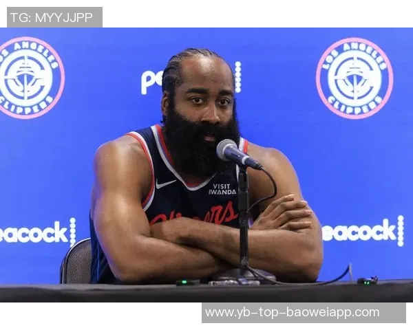 掘金自媒体调侃哈登布劳恩笑容满面快船季后赛大战七场引热议 掘金自媒体调侃哈登布劳恩笑容满面快船季后赛大战七场引热议