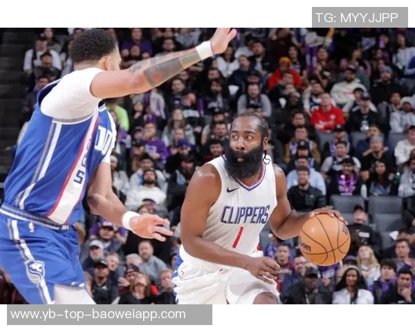 福克斯半场表现抢眼4投2中斩获13分2篮板2助攻罚球全中助力球队 福克斯半场表现抢眼4投2中斩获13分2篮板2助攻罚球全中助力球队